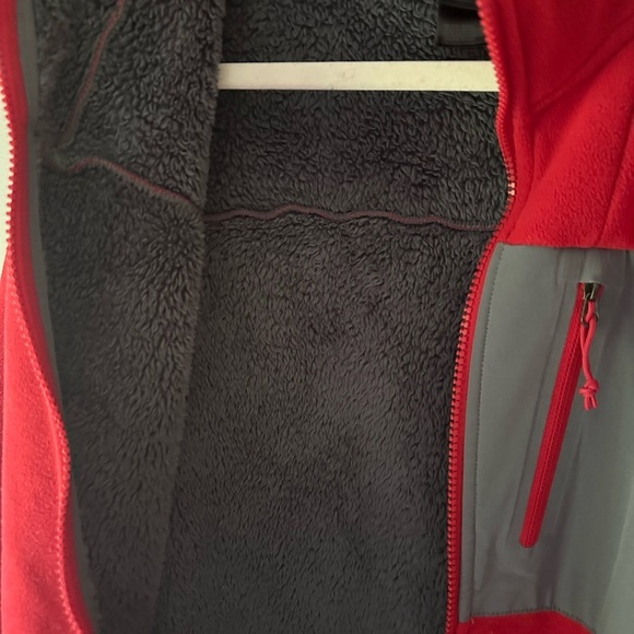 Men’s The Northface Chimborazo Pile Lined Full Zip Fleece Jacket Red & Gray - Picture 5 of 5